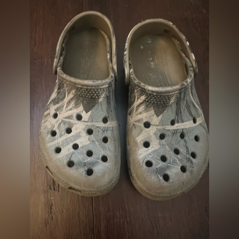 Kids Camo RealTree Crocs Size 11 toddler/ little kid